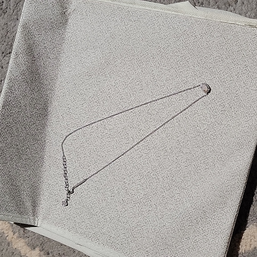 Kendra scott necklace